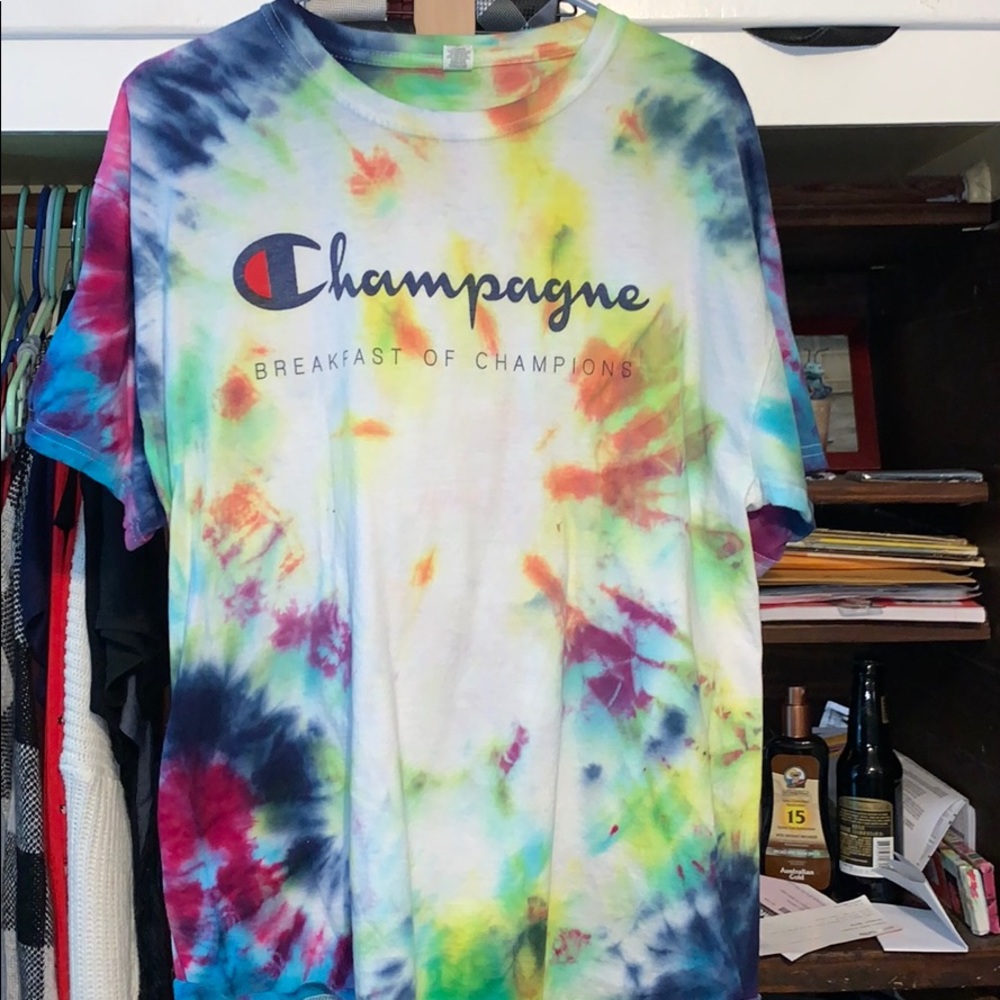 Champagne tie dye shirt